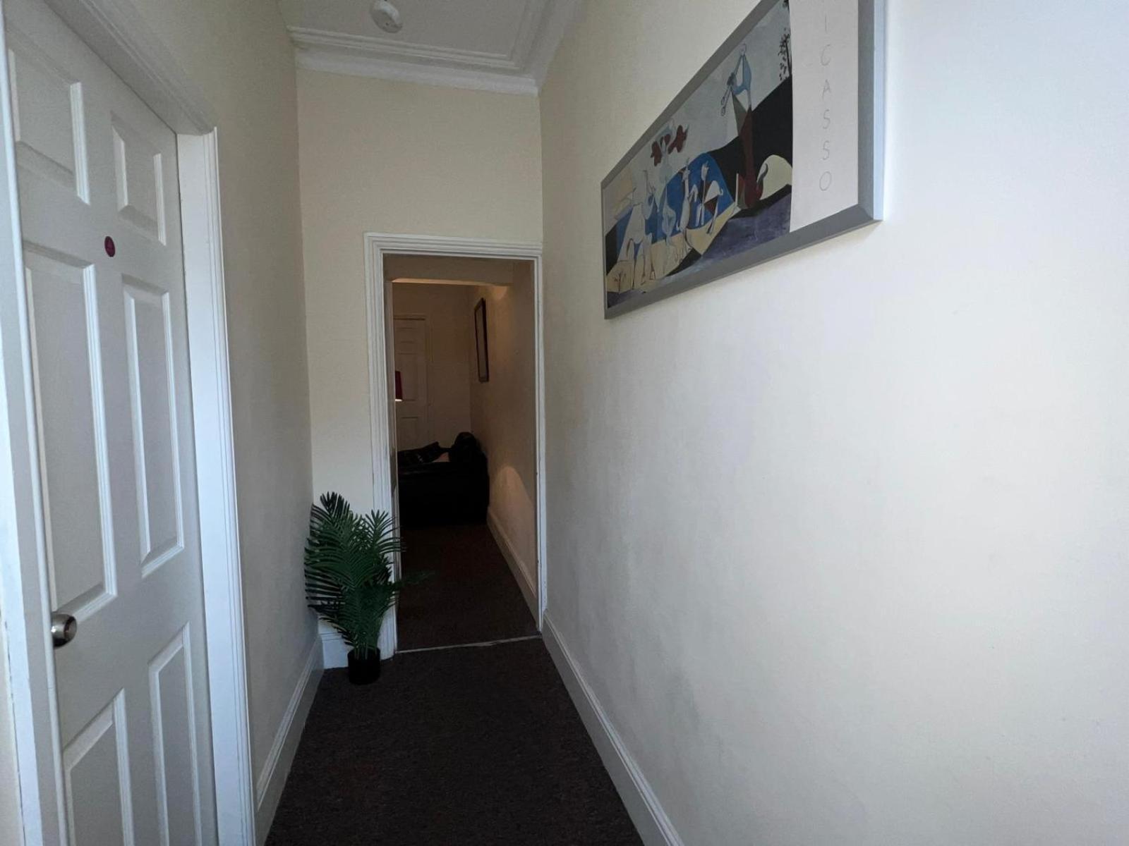 Lovely Room Within 5 Mins Walk To Stoke Train Station With Double And Single Room Exterior photo